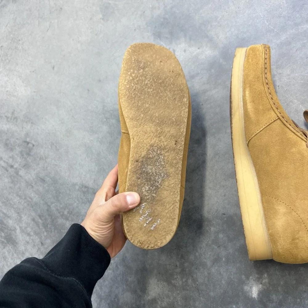 Clarks 2015 Mens 10.5 Camel Suede Wallabee Shoes,